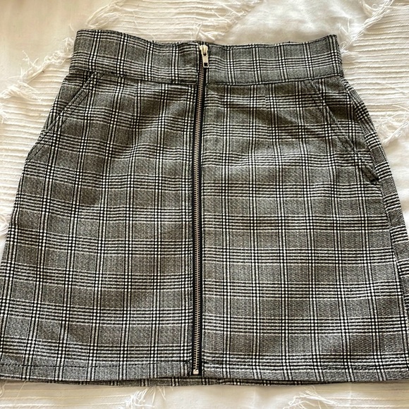 Topshop Dresses & Skirts - Topshop high waisted plaid mini skirt - us 4, uk 8
